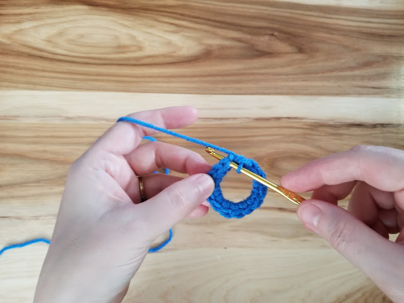 How to crochet around a plastic ring Highland Hickory Designs